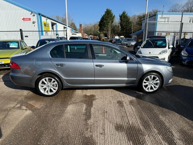 Skoda Superb 2.0 Tdi Se Plus Hatchback Euro 5 Grey #2