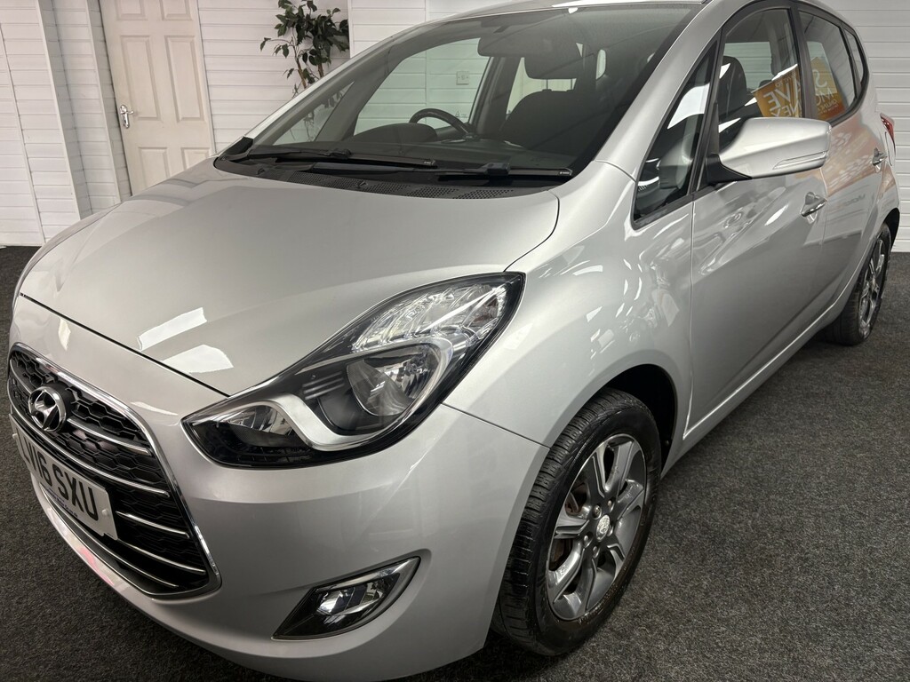 Hyundai Ix20 Hatchback 1.6 Ix20 Se 1.6 At Silver #4