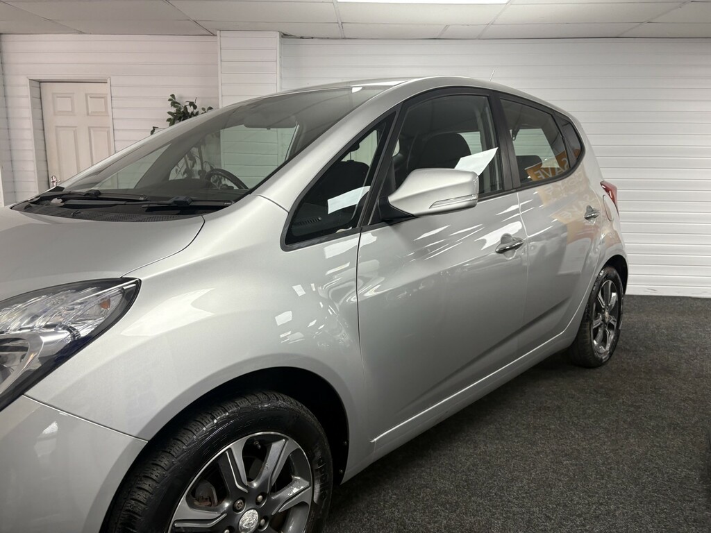 Hyundai Ix20 Hatchback 1.6 Ix20 Se 1.6 At Silver #5