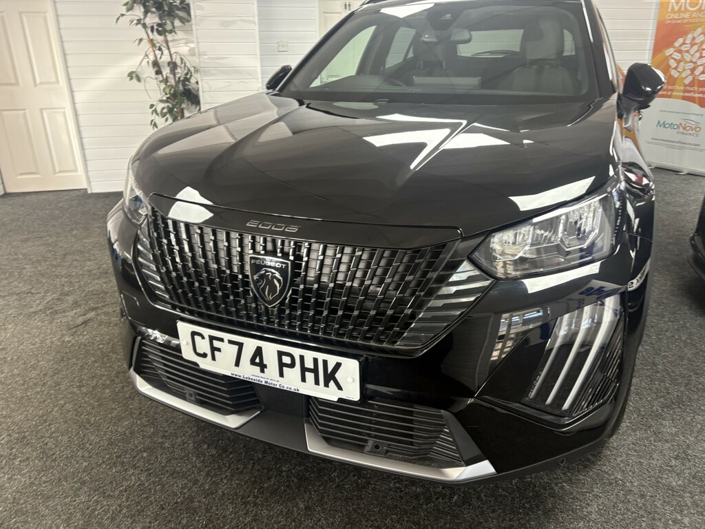 Peugeot 2008 Suv 1.2 Puretech Allure Black #4