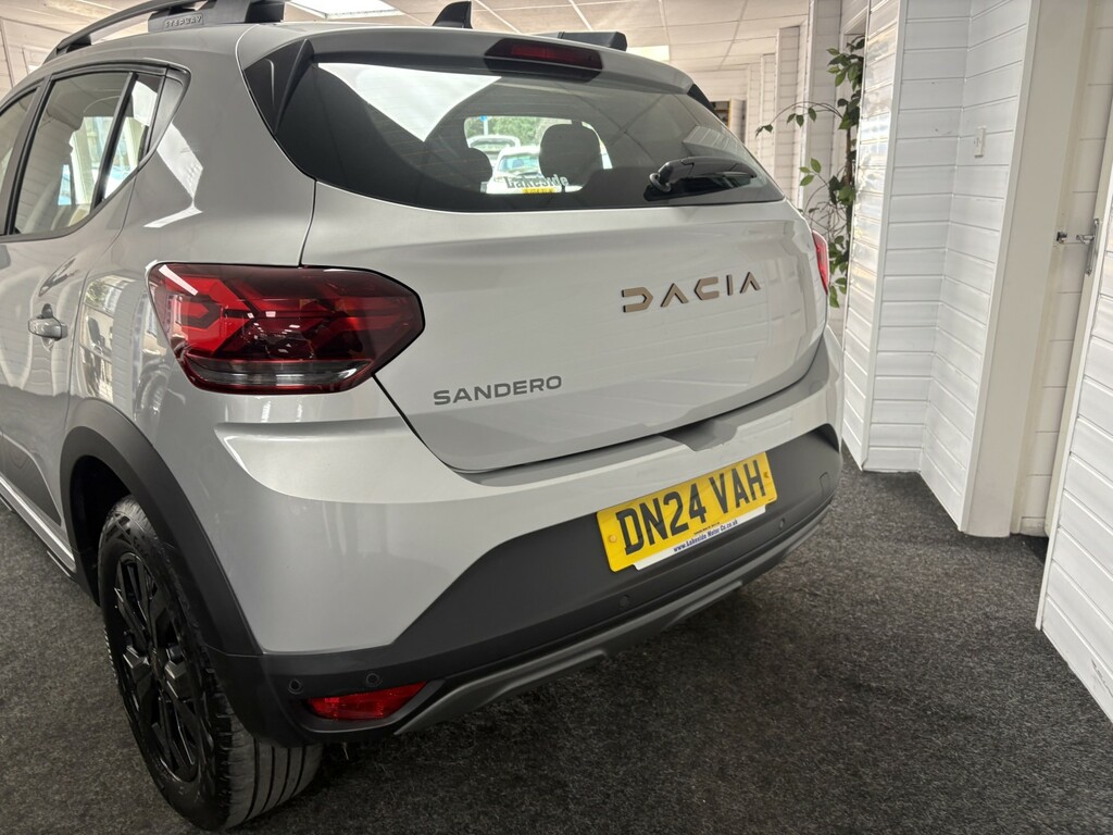 Dacia Sandero Stepway Hatchback 1.0 Stepway Extreme Tce 90 My23.5 DN24VAH Grey #5