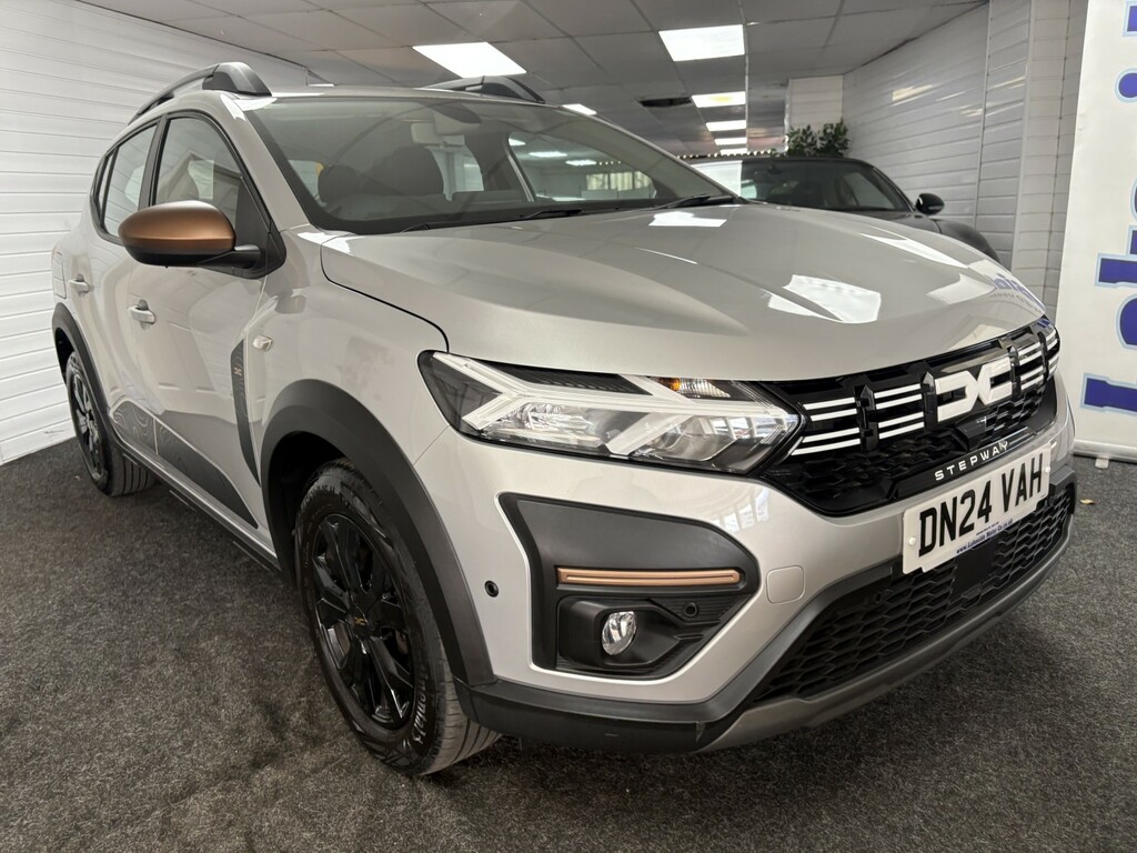 Dacia Sandero Stepway Hatchback 1.0 Stepway Extreme Tce 90 My23.5 DN24VAH Grey #2