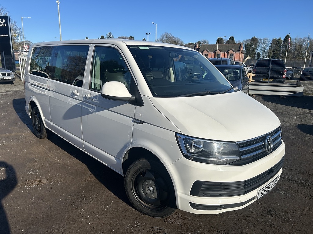 Volkswagen Transporter Shuttle 2.0 Tdi Bluemotion Tech Se Minibus Double Cab White