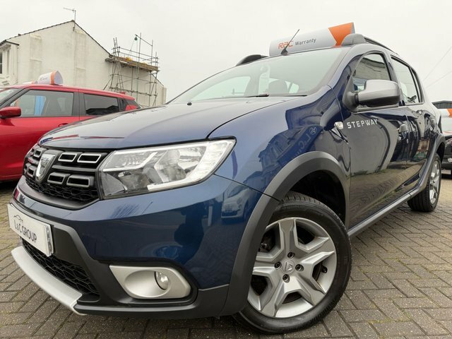 Dacia Sandero Stepway 1.5 Dci Laureate Euro 6 SV67WKO Blue #2