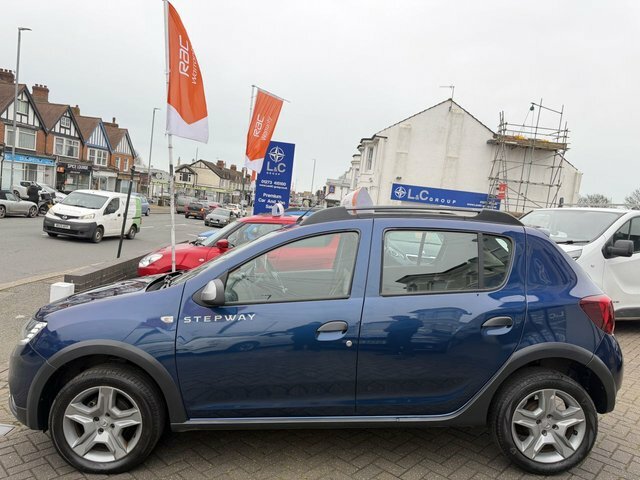 Dacia Sandero Stepway 1.5 Dci Laureate Euro 6 SV67WKO Blue #6
