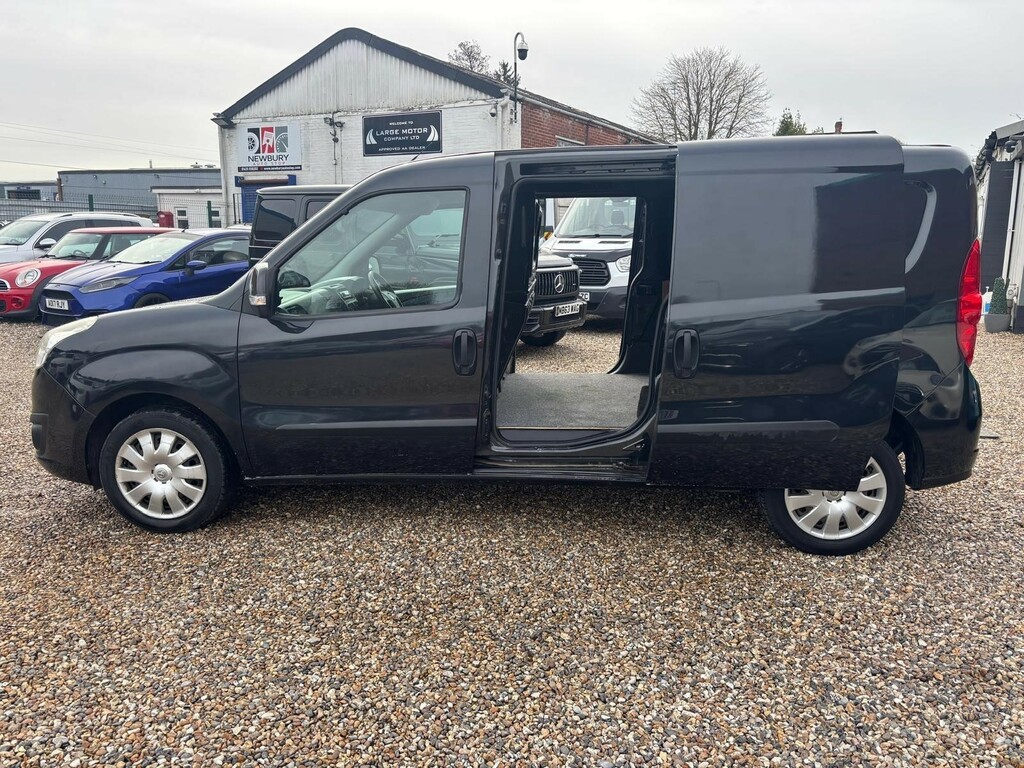 Vauxhall Combo 1.3 Cdti 2300 16V Sportive Fwd L2 H1 Black #4