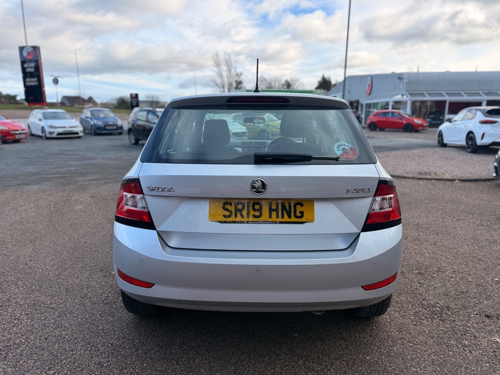 Skoda Fabia 1.0 Tsi 110 Se Dsg Silver #5