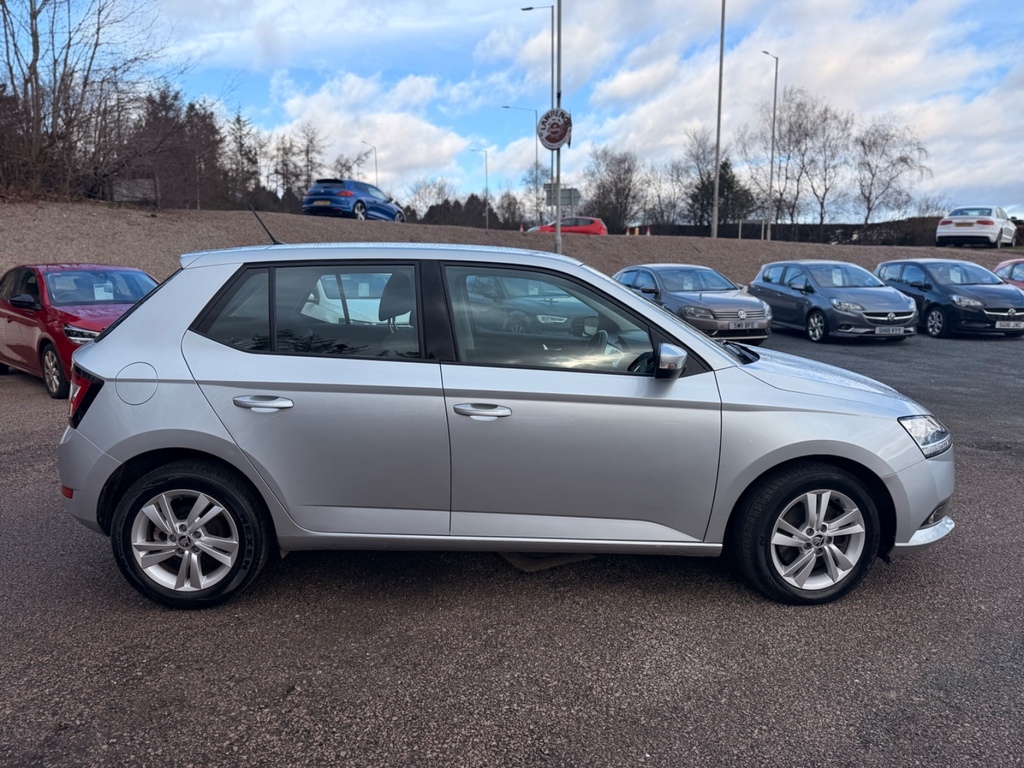 Skoda Fabia 1.0 Tsi 110 Se Dsg Silver #3