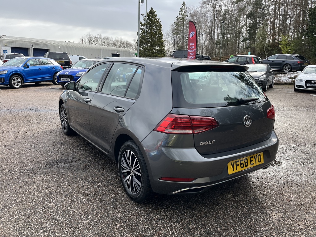 Volkswagen Golf 1.0 Tsi 115 Se Nav YF68EYO Grey #4