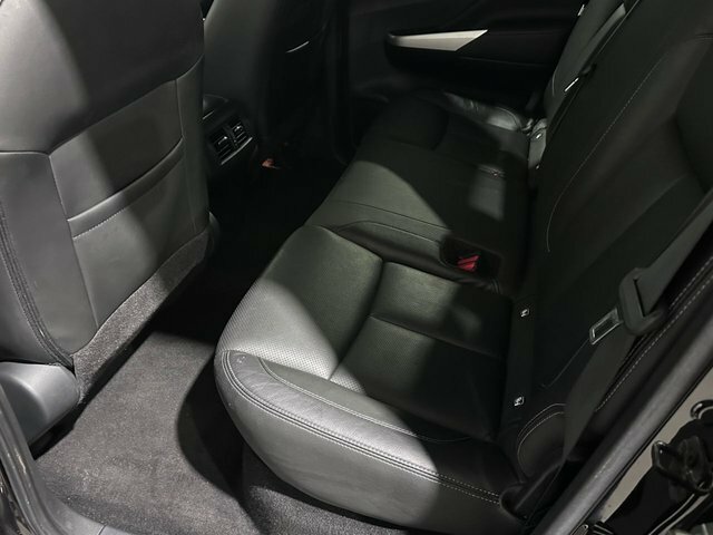 Nissan Navara 2.3 Dci Tekna Pickup Double Cab 4W Black #3
