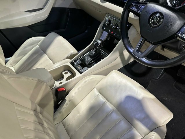 Skoda Karoq 1.5 Tsi Act Edition Suv Dsg 4Wd Euro 6 Green #5