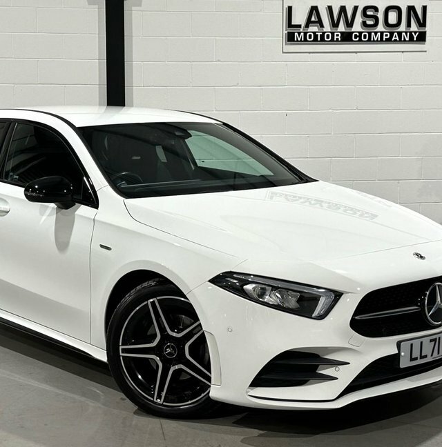 Mercedes-Benz A Class 1.3 A180 Amg Line Edition Executive Hatchback White #6
