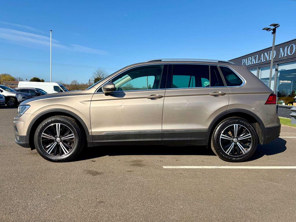 Volkswagen Tiguan 2.0 Tdi Se Navigation Euro 6 Ss SM18LCN Beige #5