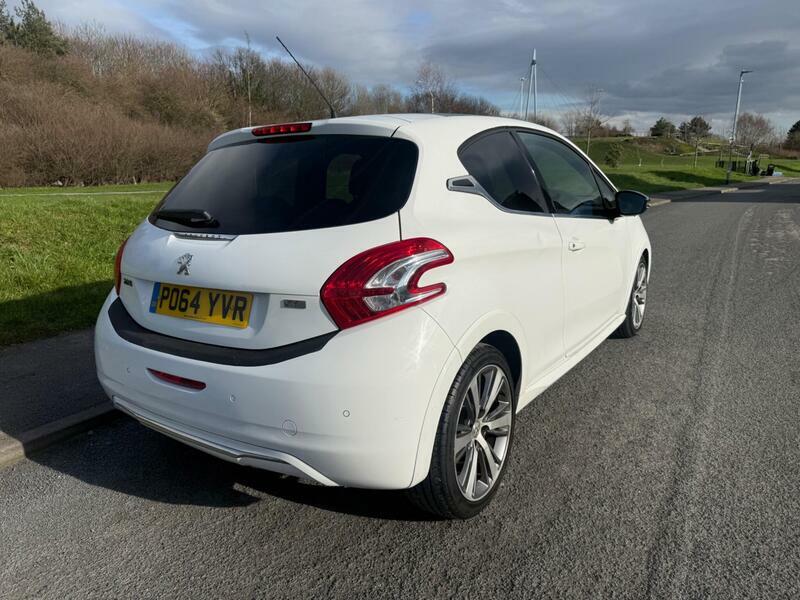 Peugeot 208 1.6 E-hdi Xy Euro 5 Ss White #2