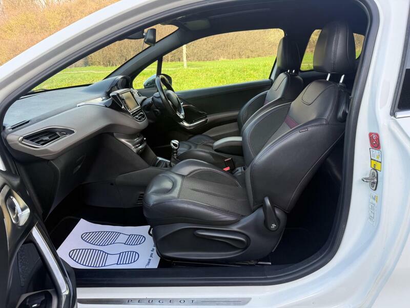 Peugeot 208 1.6 E-hdi Xy Euro 5 Ss White #6