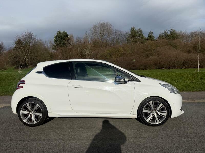 Peugeot 208 1.6 E-hdi Xy Euro 5 Ss White