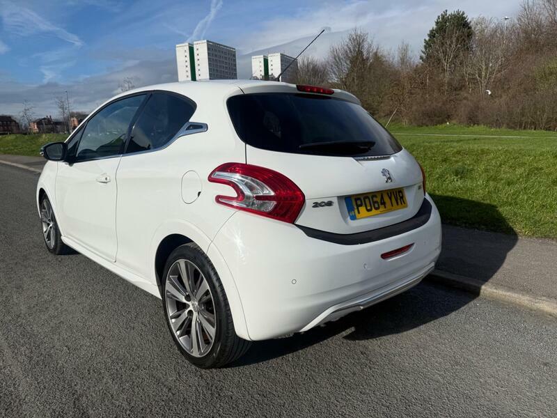 Peugeot 208 1.6 E-hdi Xy Euro 5 Ss White #3