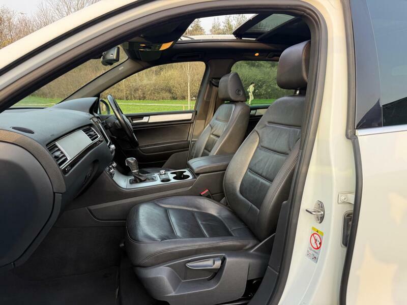 Volkswagen Touareg 3.0 Tdi V6 Bluemotion Tech R-line Tiptronic 4Wd Eu AE14XYN White #6