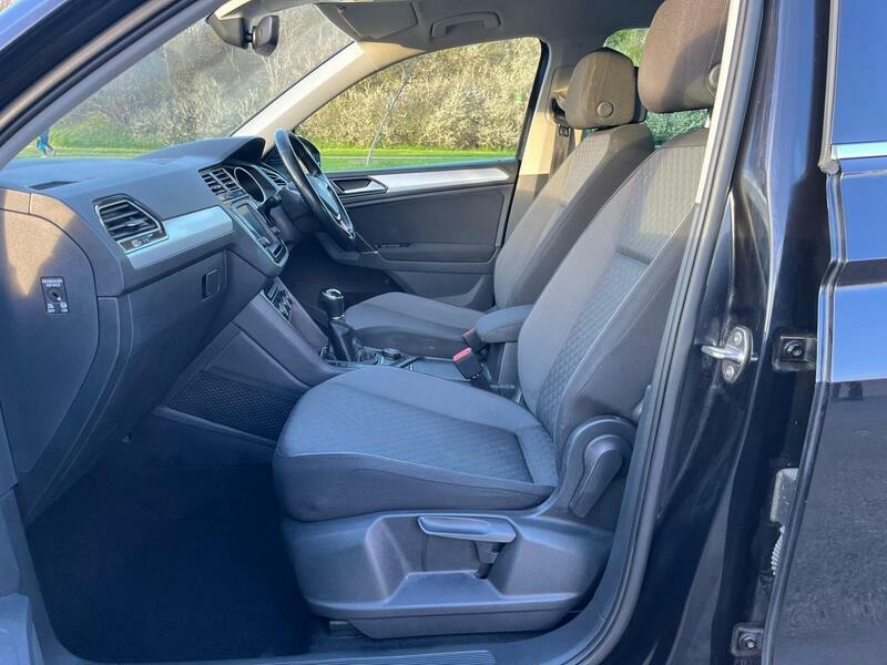 Volkswagen Tiguan 2.0 Tdi Bluemotion Tech Se Navigation 4Motion Euro ND66GYE Black #6