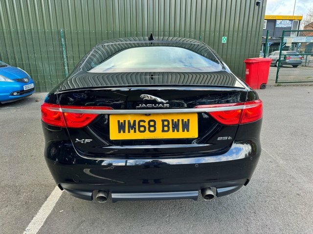 Jaguar XF Saloon WM68BWW Black #6