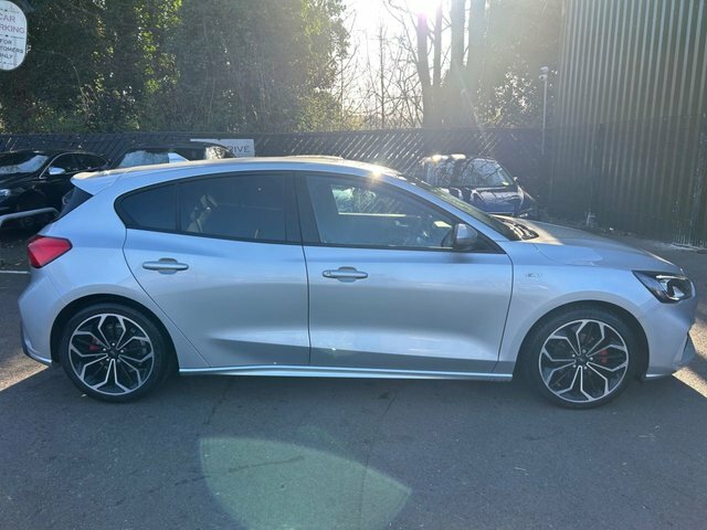 Ford Focus Hatchback DS69XGR Silver #2
