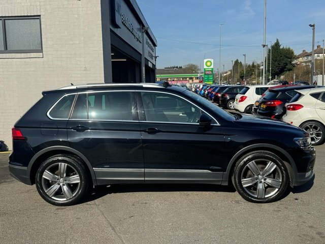 Volkswagen Tiguan Suv MM17LJJ Black #4