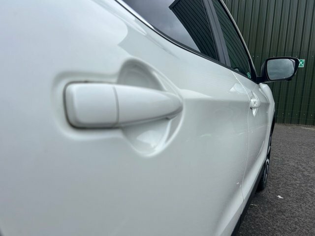 Nissan Qashqai Suv WM65ZYG White #4