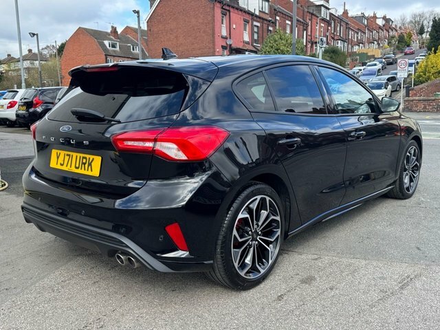 Ford Focus Hatchback YJ71URK Black #3