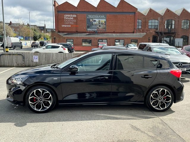 Ford Focus Hatchback YJ71URK Black #6