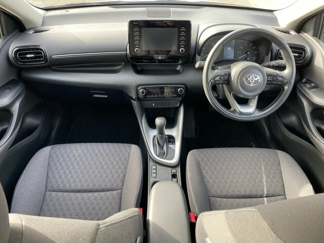 Toyota Yaris 1.5 Vvt-h Icon Hatchback White