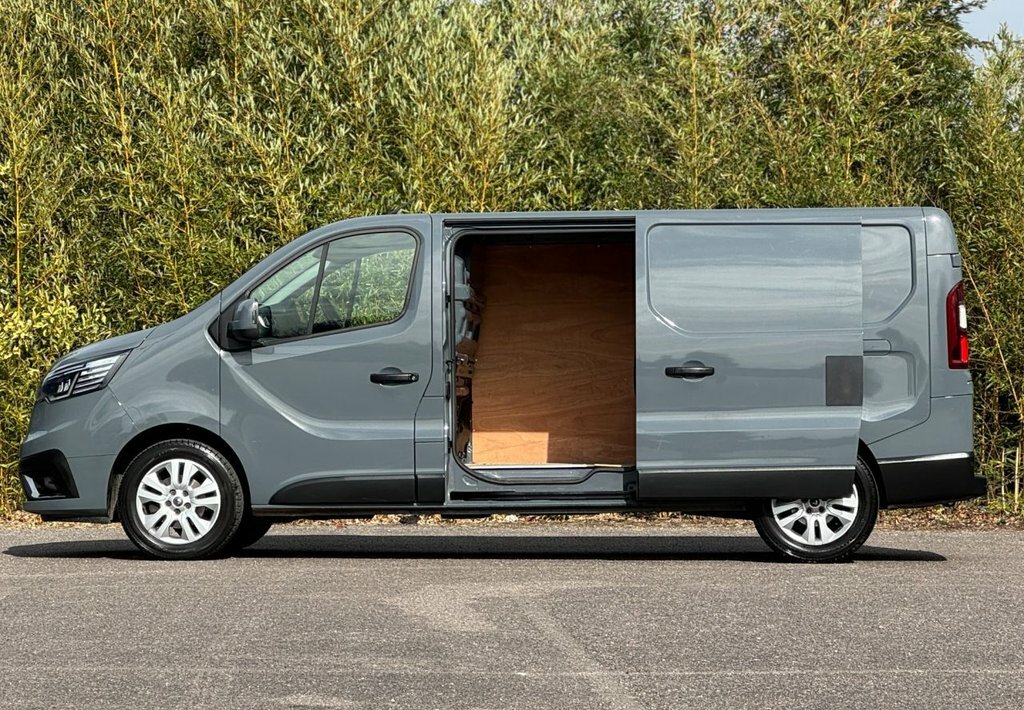 Renault Trafic 2L Sport LT22GOK Grey #5