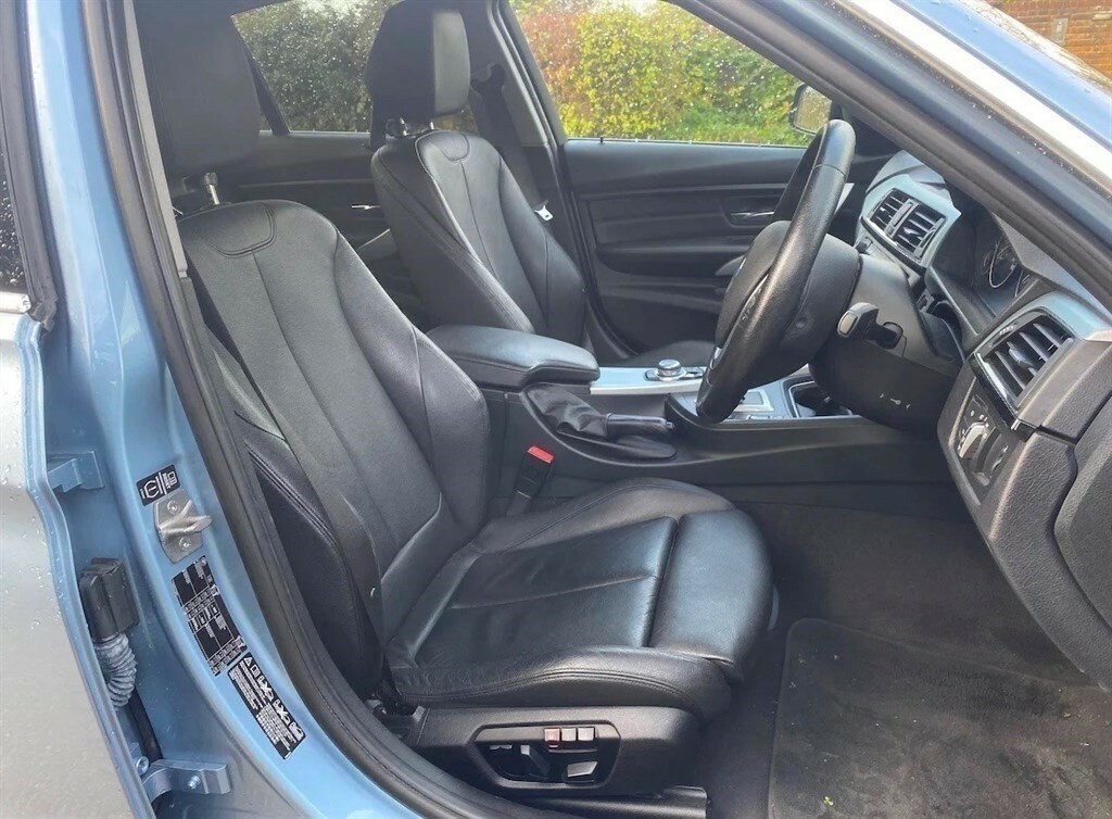 BMW 3 Series 3.0 L 3 Series Activehybrid 3 Se Step 3.0 YH62GHG Blue #4