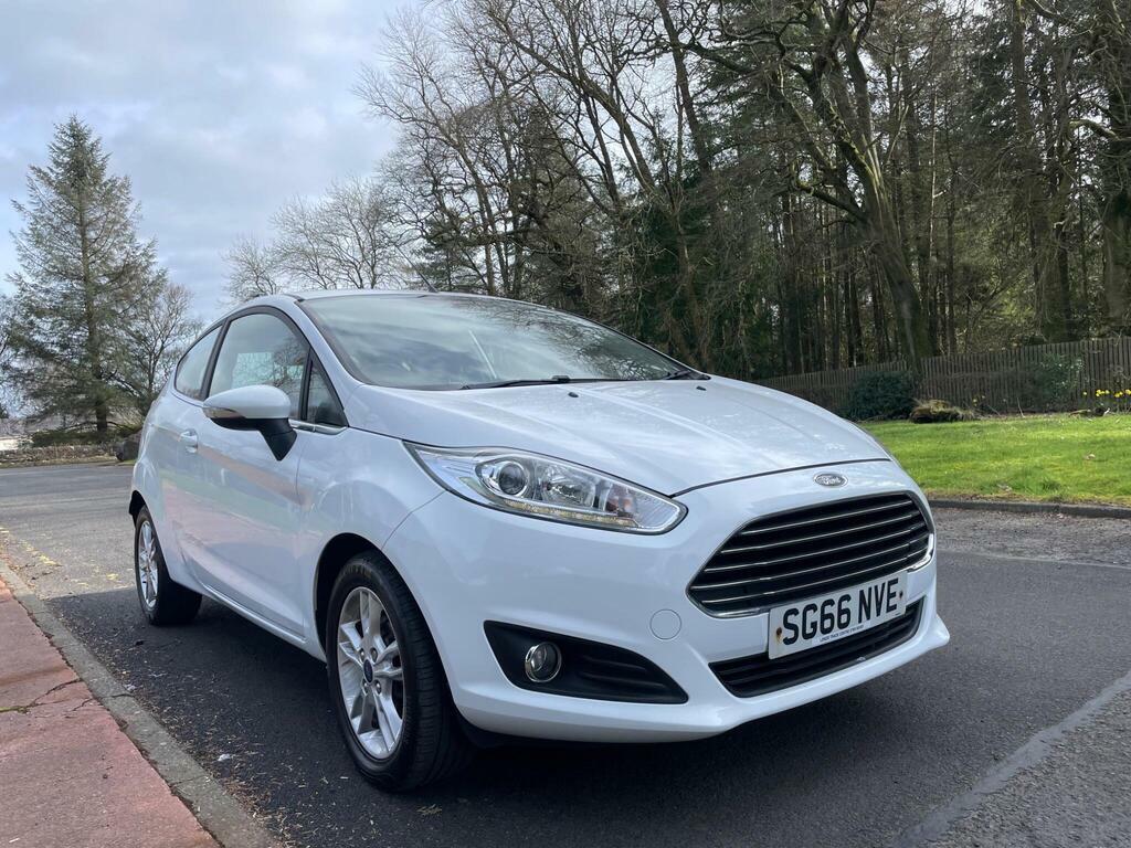 Ford Fiesta 1.25 Zetec Euro 6 White