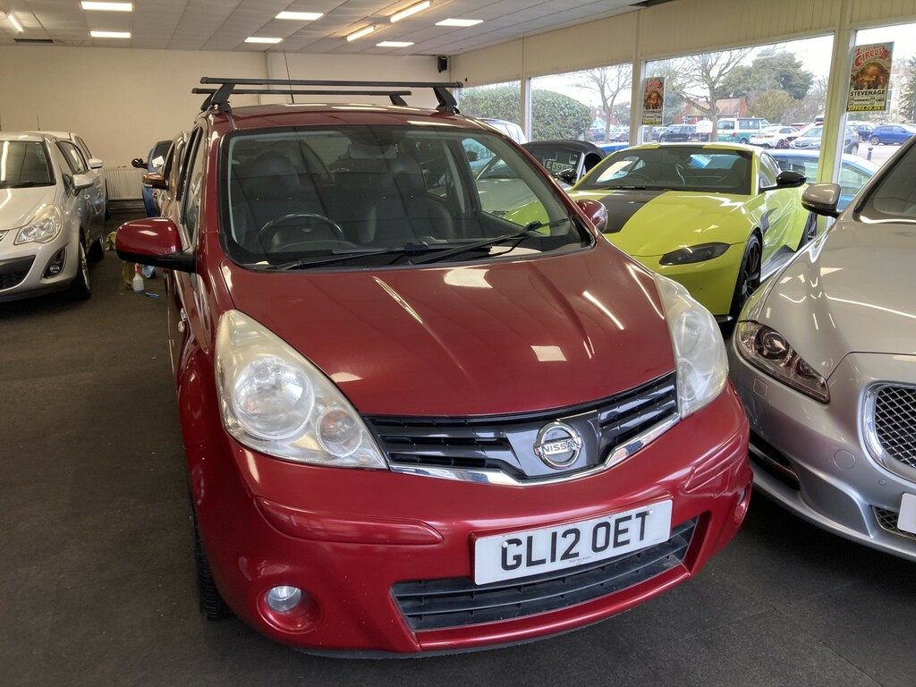 Nissan Note 1.4 16V N-tec Red