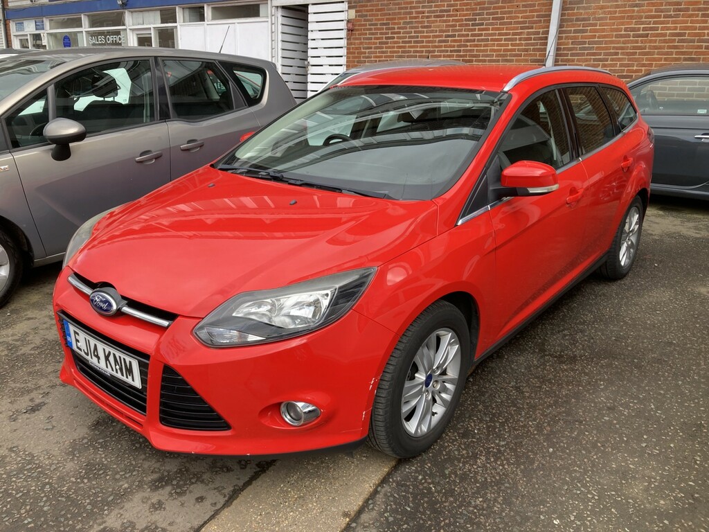 Ford Focus 1.6 Titanium Navigator Red