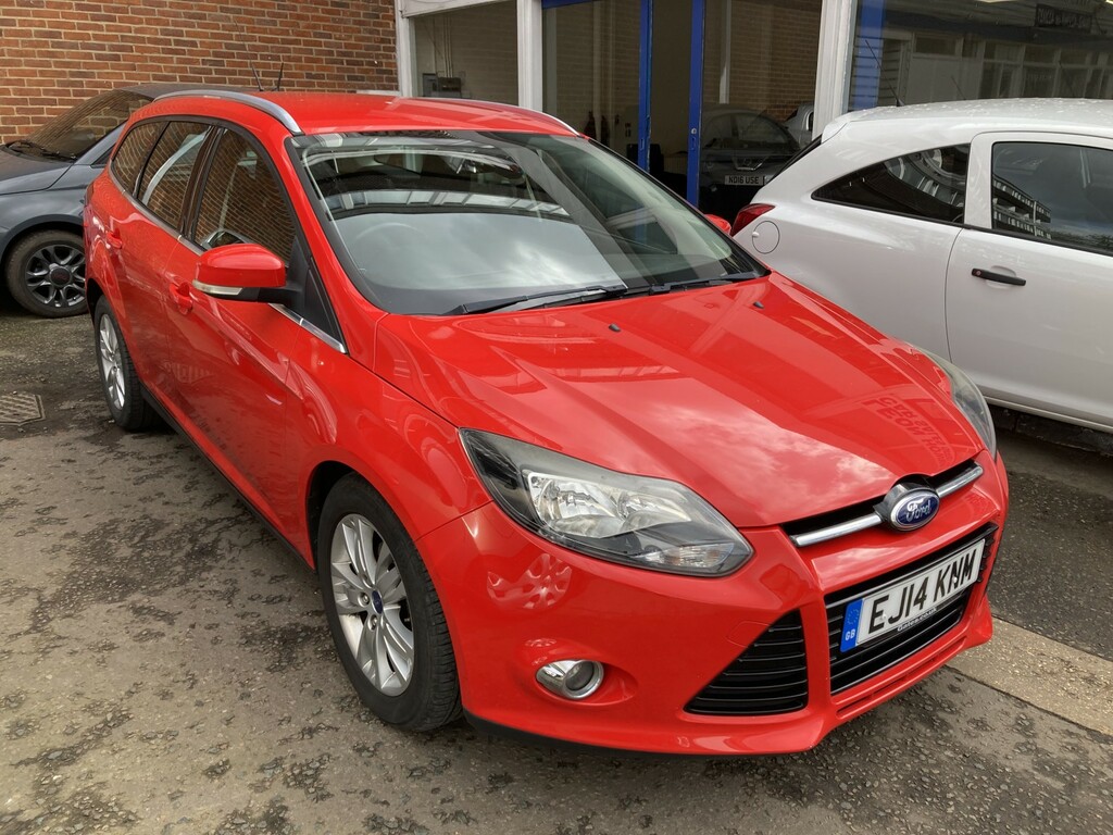Ford Focus 1.6 Titanium Navigator EJ14KNM Red #3