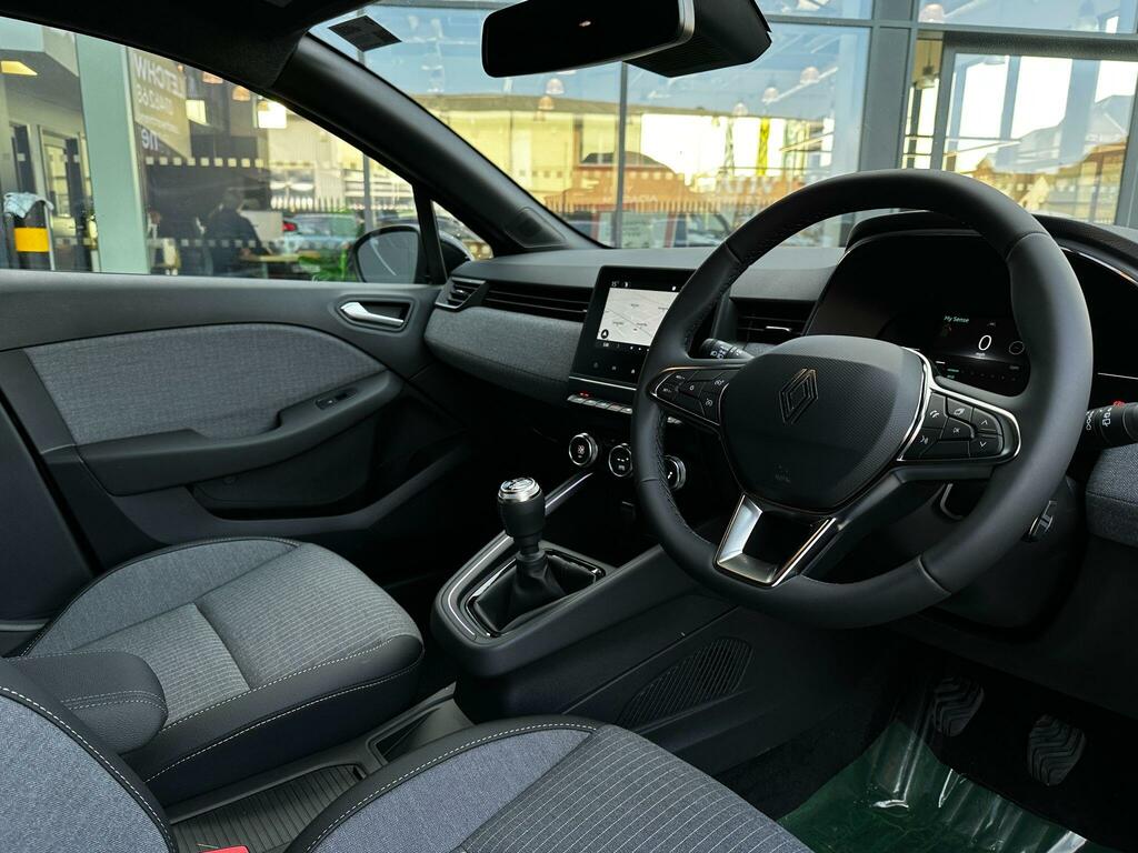 Renault Clio 1.0 Tce Techno Euro 6 Ss Black #4