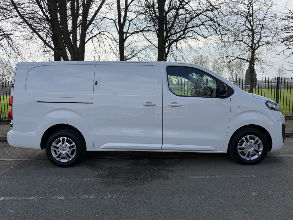 Vauxhall Vivaro 1.5 L2h1 F2900 Sportive Ss DF72RBX White #4