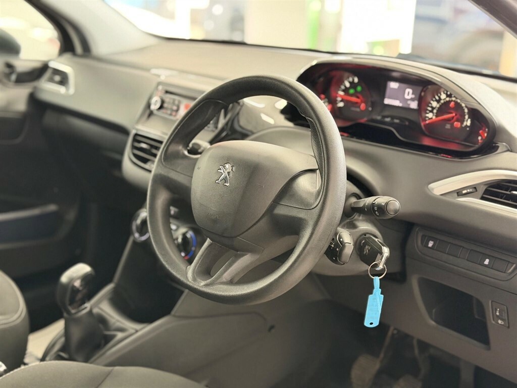 Peugeot 208 1.0 Vti Puretech Access Euro 5 White #2