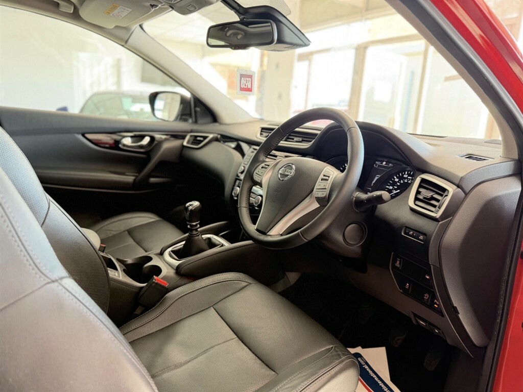 Nissan Qashqai 1.6 Dci Tekna 4Wd Euro 6 Ss Red #2