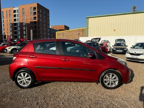 Toyota Yaris 1.3 Vvt-i Tr  #4