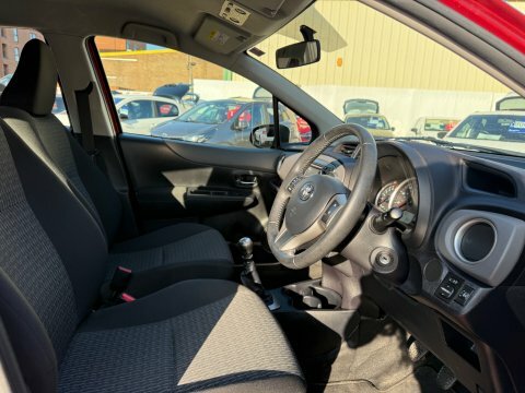 Toyota Yaris 1.3 Vvt-i Tr  #5