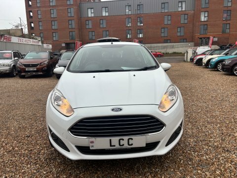 Ford Fiesta Zetec...13 Services...1 Previous   #2