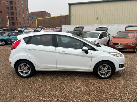 Ford Fiesta Zetec...13 Services...1 Previous   #6