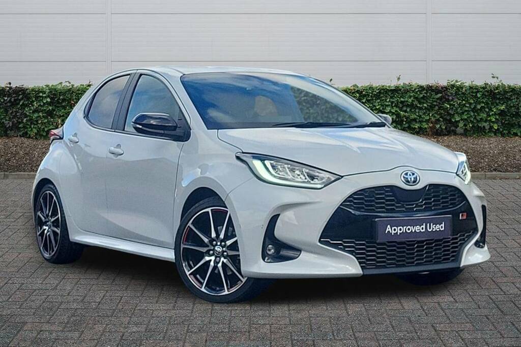 Toyota Yaris 1.5 Hybrid Gr Sport Cvt Grey