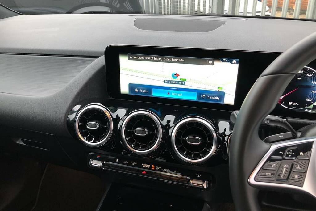 Mercedes-Benz GLA Class 180 Sport Edition FV25KOE Silver #3
