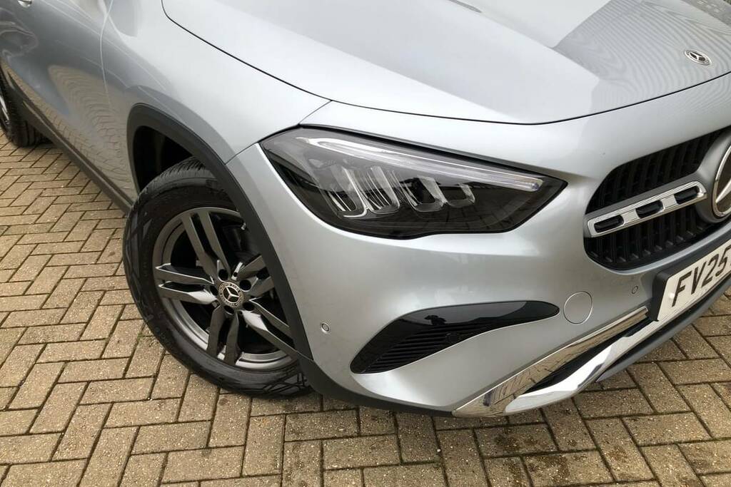 Mercedes-Benz GLA Class 180 Sport Edition FV25KOE Silver #6