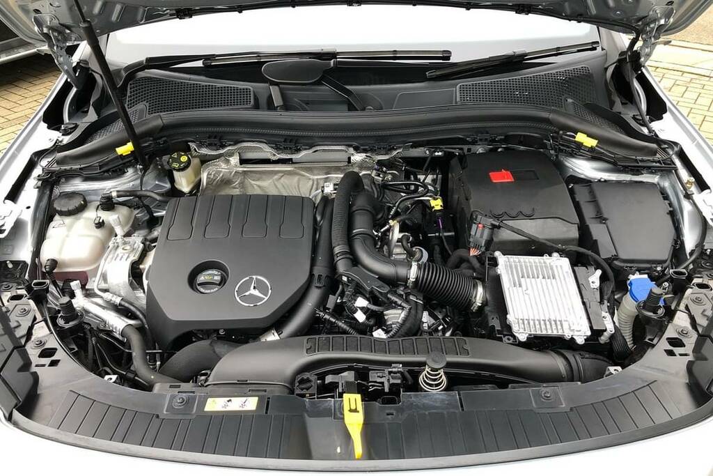 Mercedes-Benz GLA Class 180 Sport Edition FV25KOE Silver #5