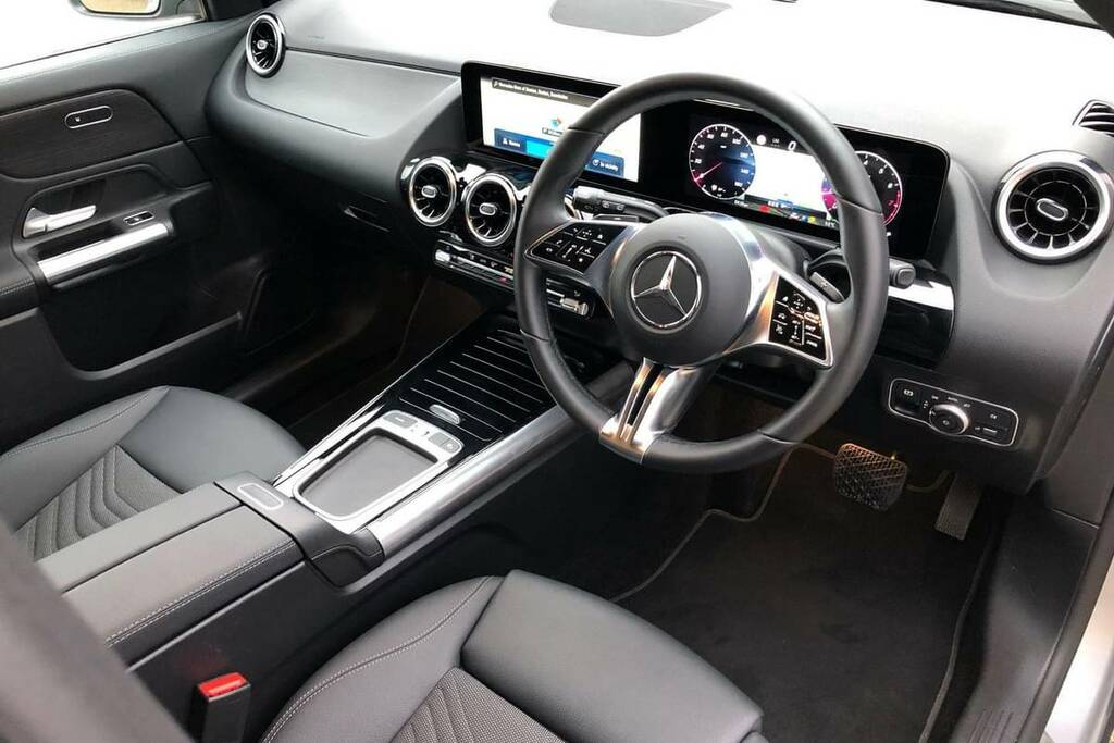 Mercedes-Benz GLA Class 180 Sport Edition FV25KOE Silver #4