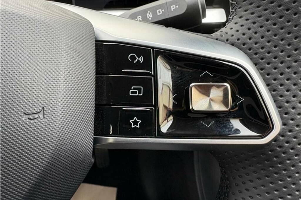 MG MG4 118Kw Premium Long Range 54Kwh KM75VLU Green #2
